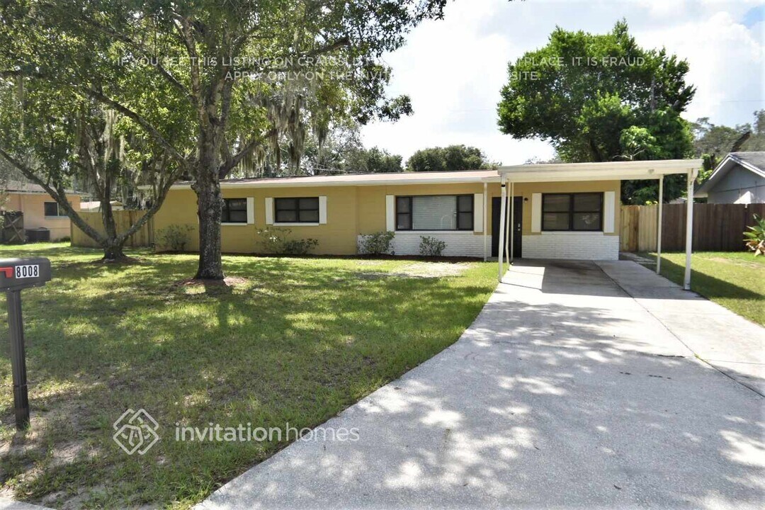 8008 Pine Hill Dr in Tampa, FL - Building Photo