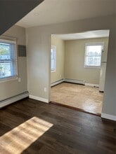 753 S Walnut St in Lindenhurst, NY - Building Photo - Building Photo