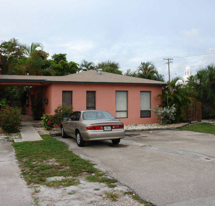 406 SE 11th Ct in Fort Lauderdale, FL - Building Photo