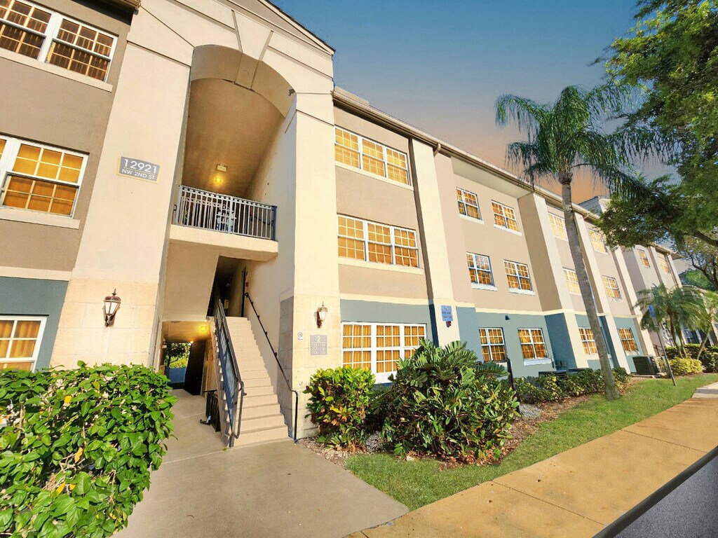 Marela Apartments in Pembroke Pines, FL