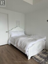 197 Yonge St in Toronto, ON - Building Photo - Building Photo