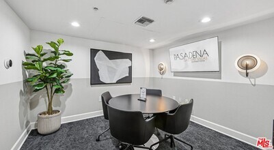 290 N Hudson Ave in Pasadena, CA - Building Photo - Building Photo