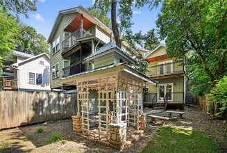 2003 Griswold Ln, Unit #4 in Austin, TX - Building Photo - Building Photo