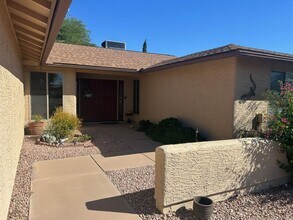 9350 E Olive Ln N in Sun Lakes, AZ - Foto de edificio - Building Photo