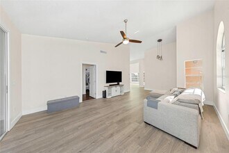 3838 Muirfield Ct in Palm Harbor, FL - Building Photo - Building Photo