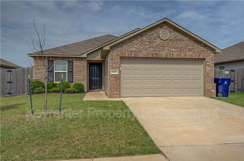 7613 Lipizzan Rd in Oklahoma City, OK - Building Photo