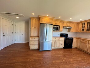 11 River Colony in Guilford, CT - Building Photo - Building Photo