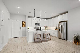 6804 Westview Dr in Houston, TX - Building Photo - Building Photo