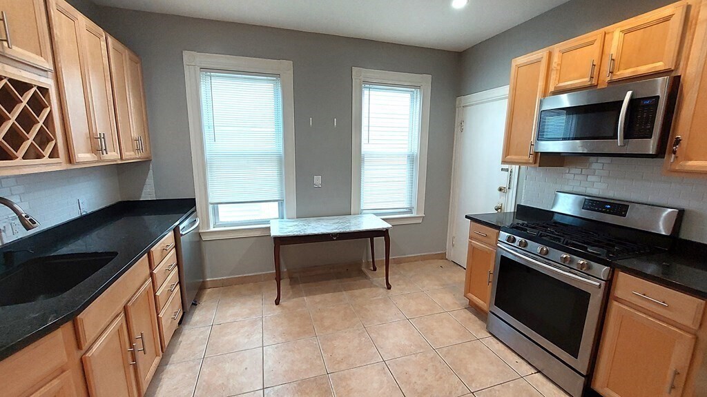 51 Dix St, Unit 2 in Boston, MA - Building Photo
