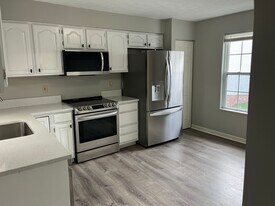 312 Wildflower Ct in Pittsburgh, PA - Building Photo