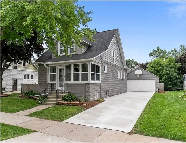 property at 431 E Summer St