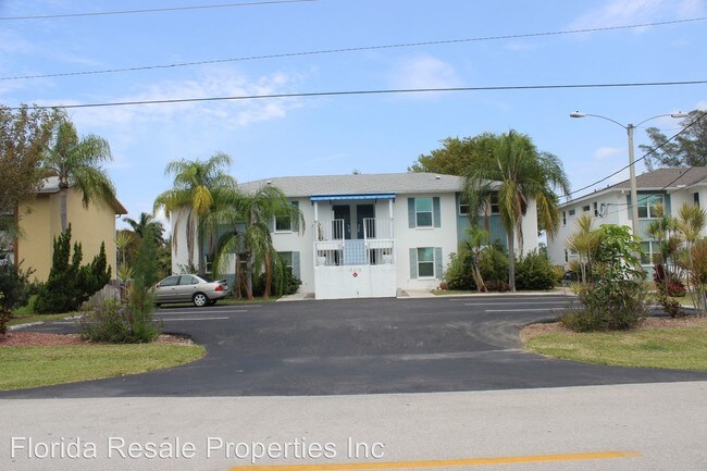 429 SW 47th Terrace in Cape Coral, FL - Foto de edificio - Building Photo