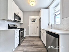 3935 N Janssen Ave in Chicago, IL - Building Photo - Building Photo