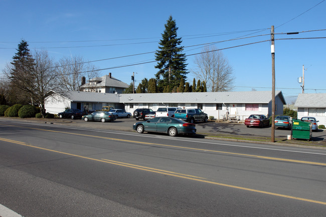 5601-5635 NE Killingsworth St in Portland, OR - Foto de edificio - Building Photo