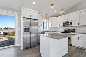 192 Stonelake Dr SE in Rochester, MN - Building Photo - Building Photo