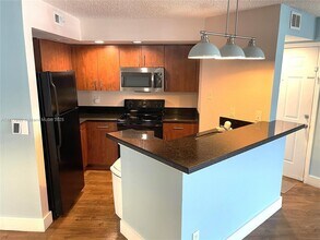 12760 Vista Isles Dr, Unit 711 in Sunrise, FL - Building Photo - Building Photo