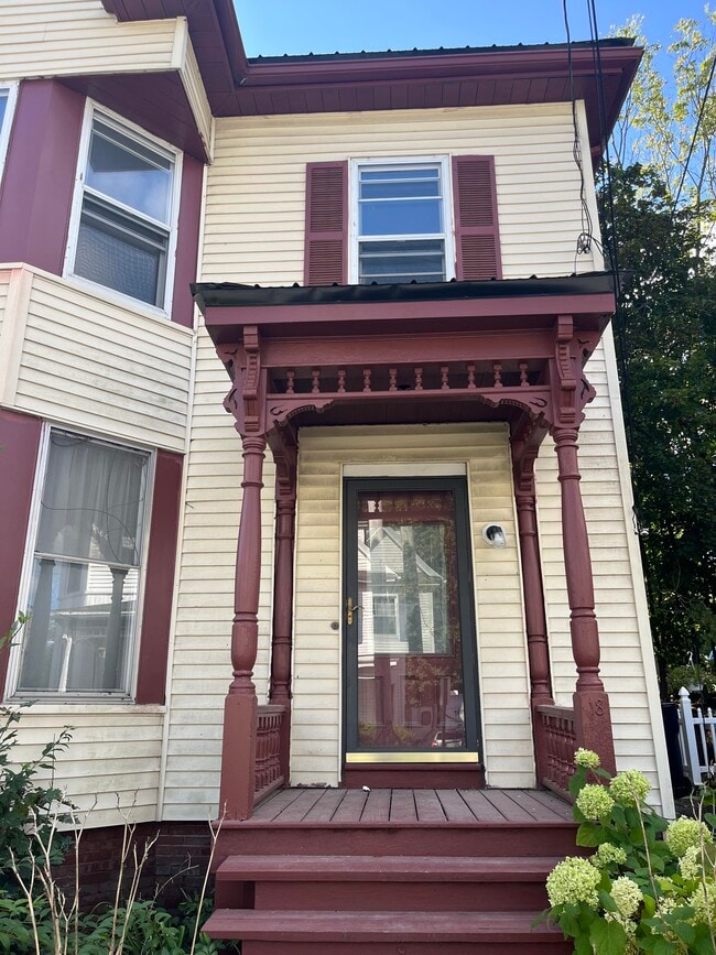 16 Parkview Ave, Unit 2