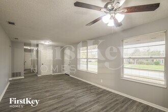 8704 Country Creek Blvd in Jacksonville, FL - Building Photo - Building Photo