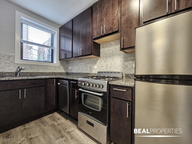 429 W Belden Ave in Chicago, IL - Building Photo - Building Photo