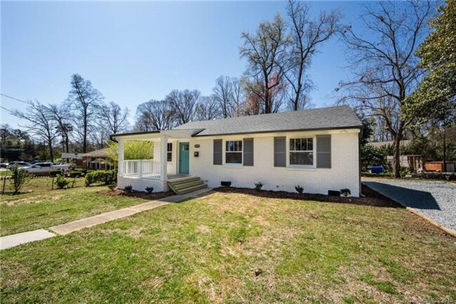 2939 Dogwood Ave in Charlotte, NC - Building Photo - Building Photo