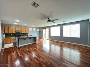 9224 Longhorn Falls Ct in Las Vegas, NV - Foto de edificio - Building Photo