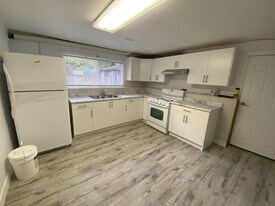 2579 Sugarpine St in Abbotsford, BC - Building Photo