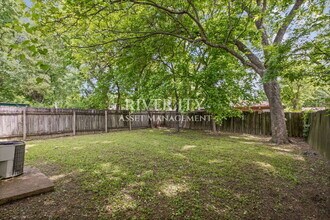 1580 Oriole St in Memphis, TN - Building Photo - Building Photo
