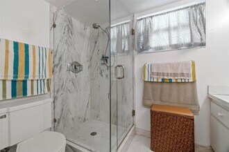 201 N Ocean Blvd in Pompano Beach, FL - Foto de edificio - Building Photo