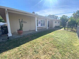 723 Brookside Dr in Vacaville, CA - Building Photo