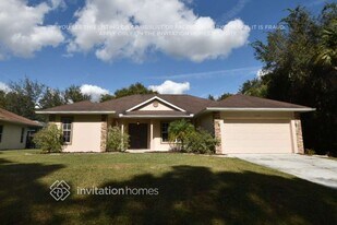 4392 Skyway Ave in North Port, FL - Building Photo