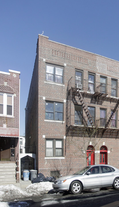 1945 Gleason Ave in Bronx, NY - Building Photo