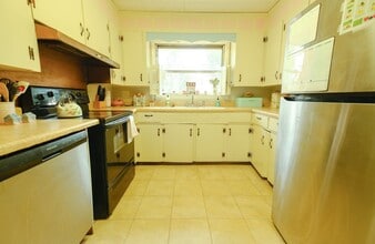 51 S Main St in Watkinsville, GA - Building Photo - Building Photo