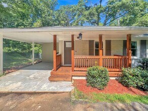2473 Harwood Dr in East Point, GA - Building Photo - Building Photo