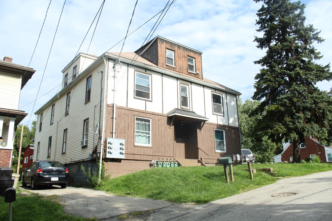 703 & 705 McGowan Avenue in West Mifflin, PA - Building Photo