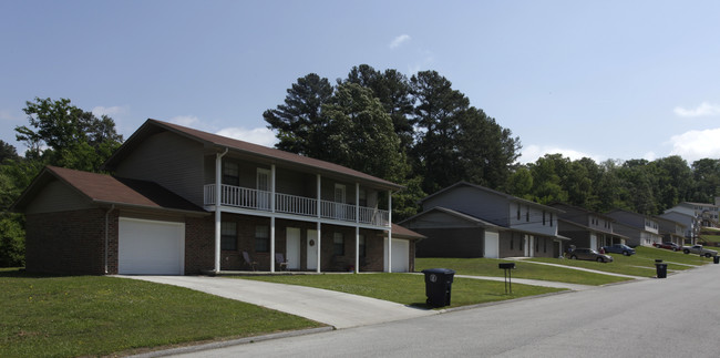 Tiffany Lane Duplexes in East Ridge, TN - Building Photo - Building Photo