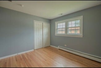 323 Marshall Rd in Bensenville, IL - Building Photo - Building Photo