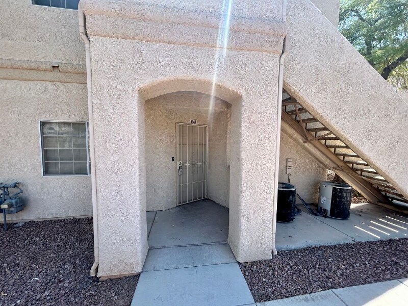 1881 W Alexander Rd in North Las Vegas, NV - Building Photo