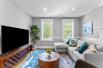32 Willowdale Ave in Montclair, NJ - Building Photo - Building Photo