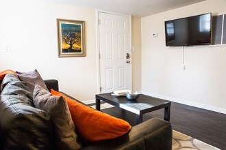 4136 W Palmer St-Unit -L1 in Chicago, IL - Foto de edificio - Building Photo