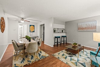 Evria Terraces in Grand Prairie, TX - Building Photo - Building Photo