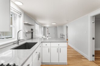 14 Fowler St in Salisbury, MA - Foto de edificio - Building Photo