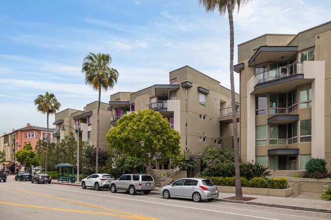 Promenade Playa Vista in Los Angeles, CA - Foto de edificio - Building Photo