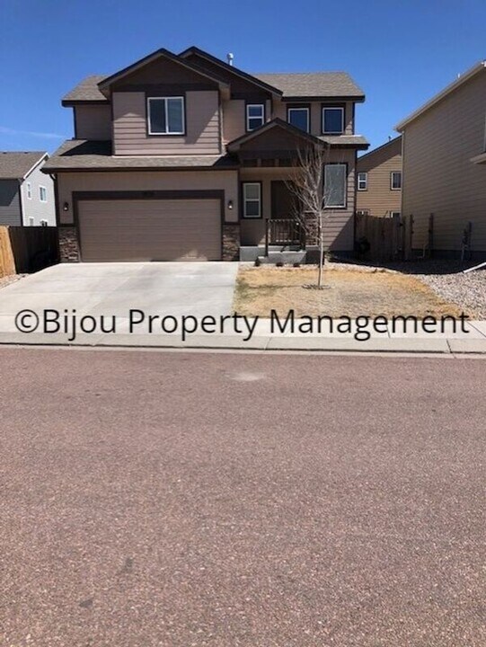 9839 Silver Stirrup Dr in Colorado Springs, CO - Building Photo