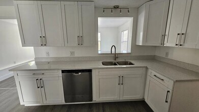 6441 Woodland Ln in New Port Richey, FL - Building Photo - Building Photo