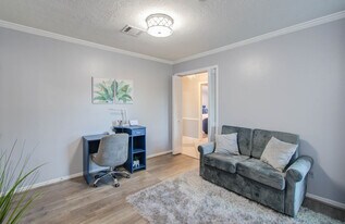 10606 Kirkwren Dr in Houston, TX - Building Photo