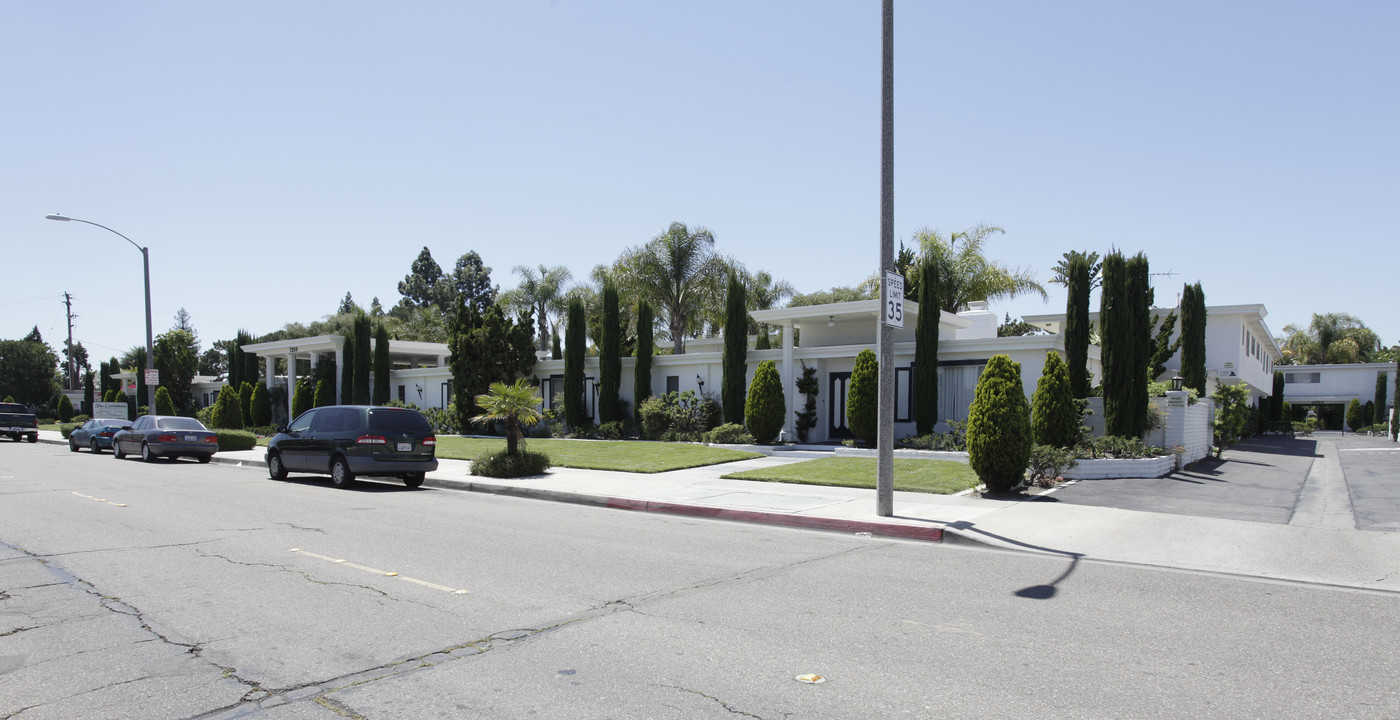 The Corinthian Apartments in Anaheim, CA - Building Photo