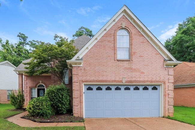 property at 10076 Woodland Grove Dr