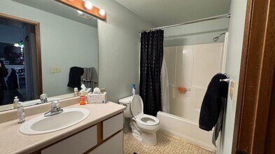 2217 Michigan St in Bellingham, WA - Building Photo - Building Photo
