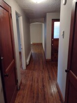 84 Academy Ln, Unit 4