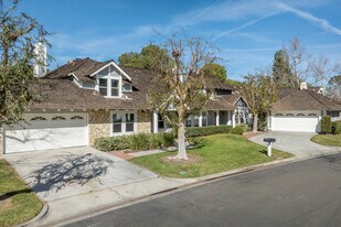 10 Thunder Trl in Irvine, CA - Building Photo